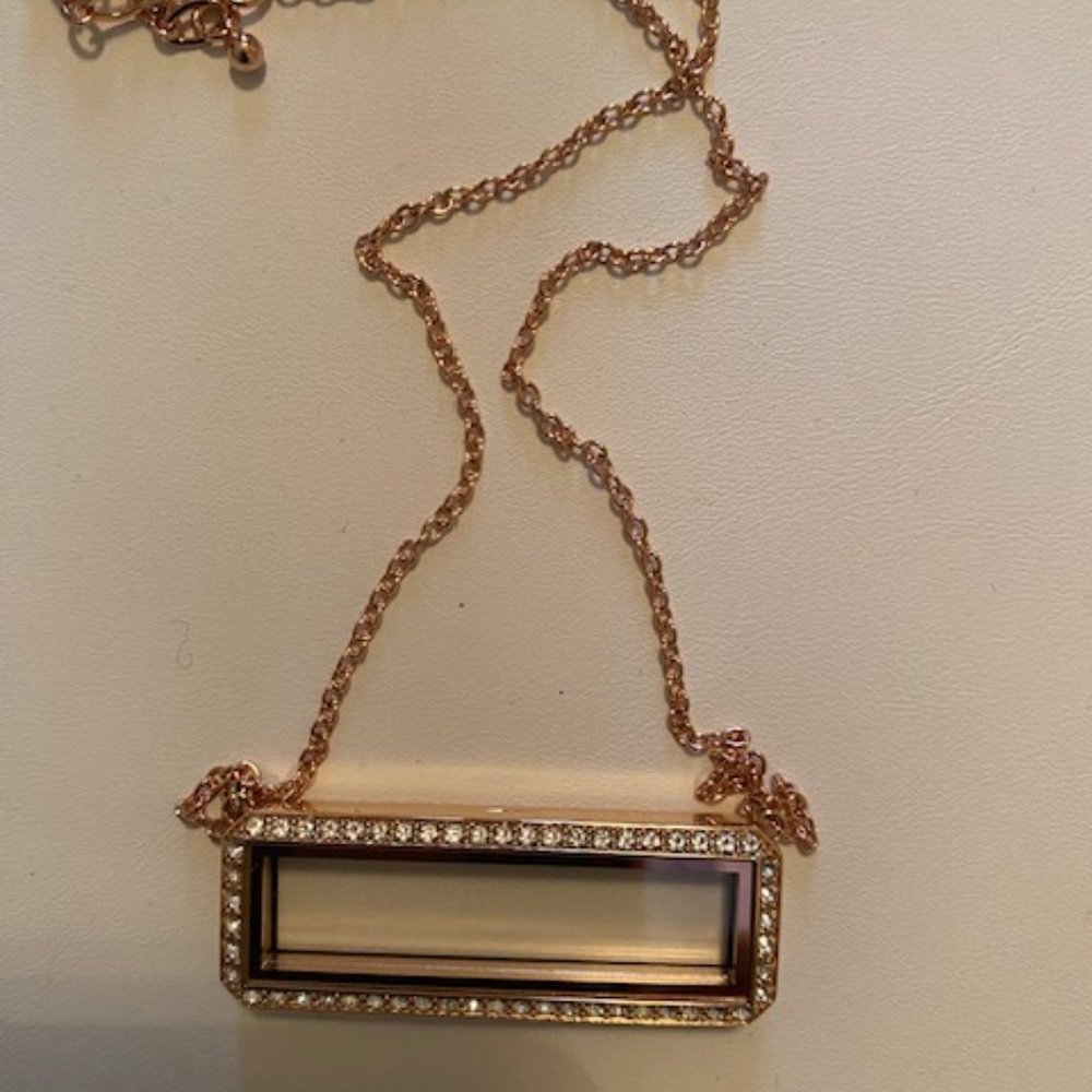 Bar Living Locket